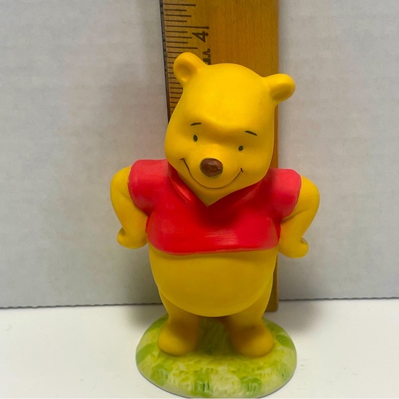 BNWT Vintage Winnie the Pooh bisque figurine Classic Winnie the Pooh collection - Picture 7 of 8